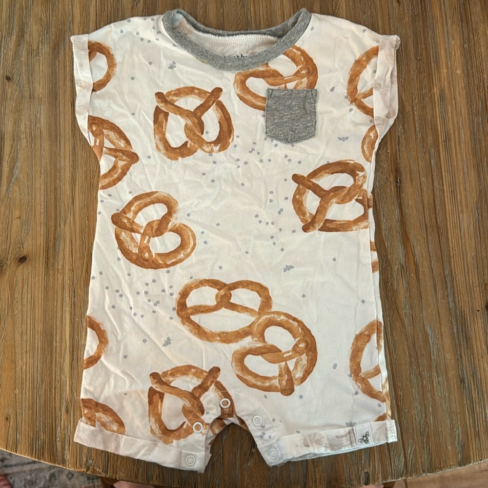 Burt’s Bees Baby Pretzel Romper Unisex - Picture 2 of 4